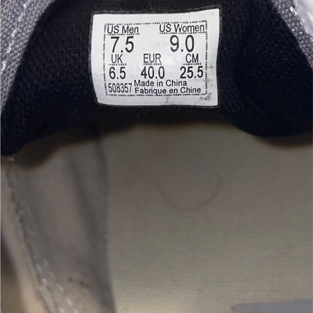 Vans - Picture 4 of 4